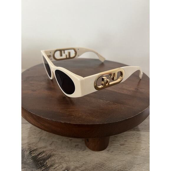 Fendi Accessories - Fendi o’clock Fe40049I Sunglasses 25V White Ivory 54-17-145MM